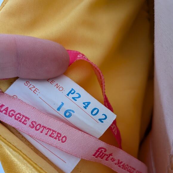 Vintage Prom Dress Maxi Gown 16 Yellow Glam Y2K Satin Slip Red Carpet Movie Star - Picture 13 of 16